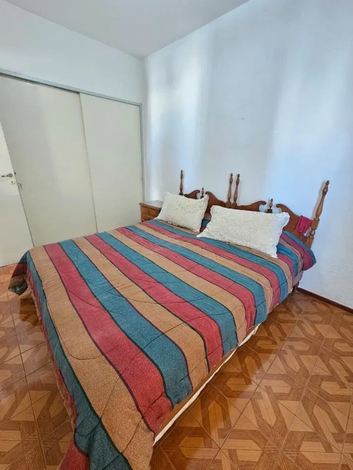 VENTA DEPARTAMENTO 2 AMBIENTES LATERAL CON BALCON Y VISTA A LA CIUDAD ZONA ALDREY 4