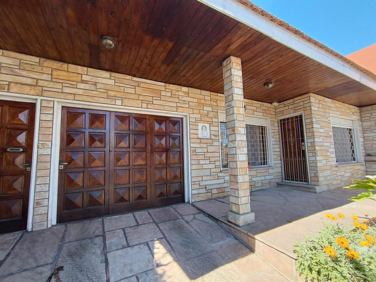 Foto de Venta casa 3 ambientes + departamento 2 ambientes con garage y jardin, imagen 3