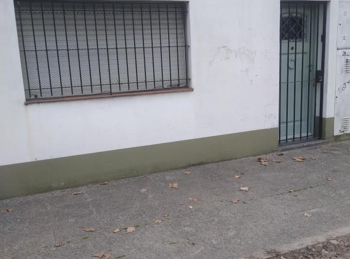 TIPO CASA FRENTE 2 AMBIENTES 5