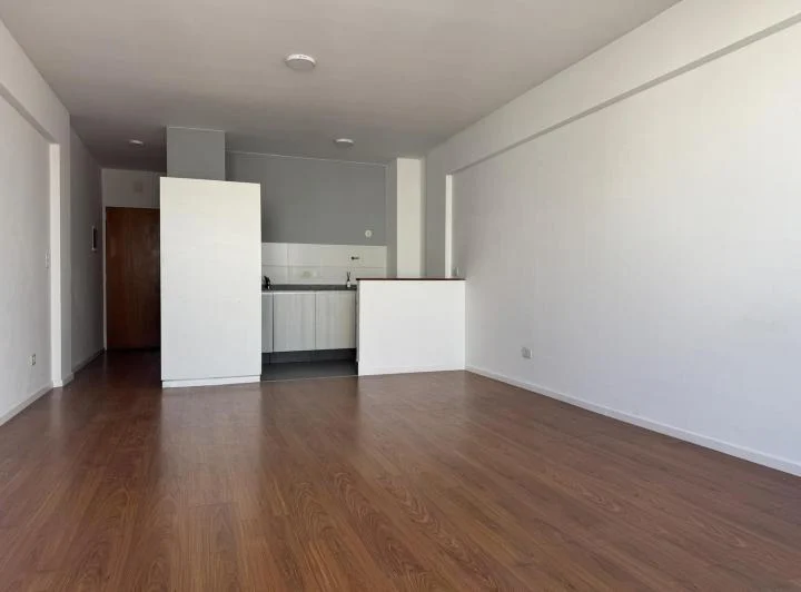 Luminoso y amplio mono ambiente a la venta - Bajas expensas 2