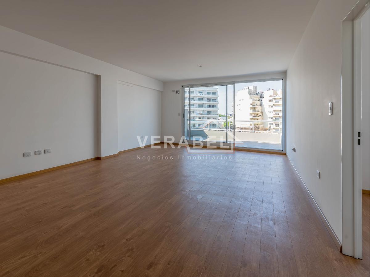 Foto de Venta de amplio 2 ambientes con balcón aterrazado. Excelente luminosidad, imagen 1