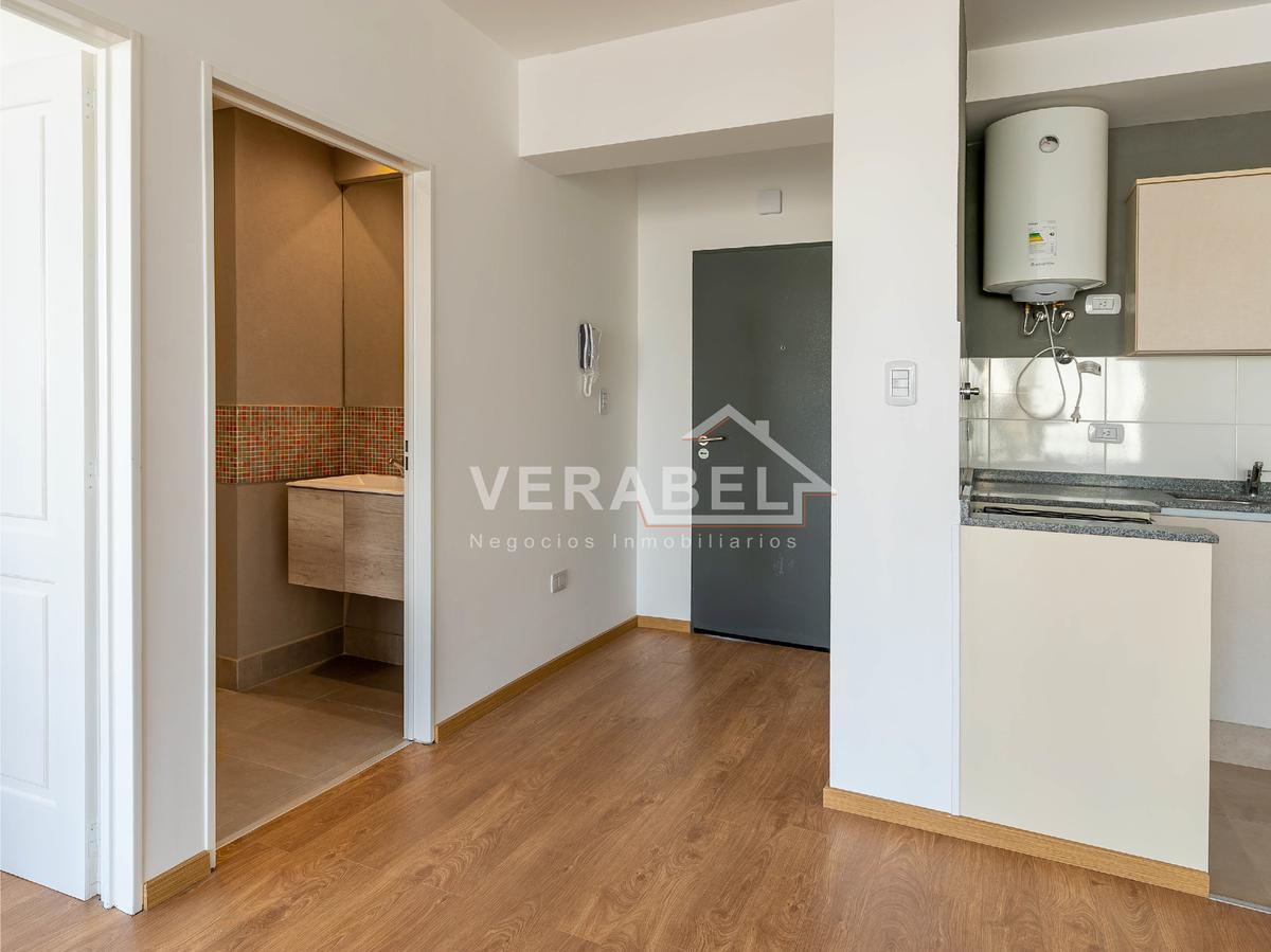 Foto de Venta de amplio 2 ambientes con balcón aterrazado. Excelente luminosidad, imagen 1