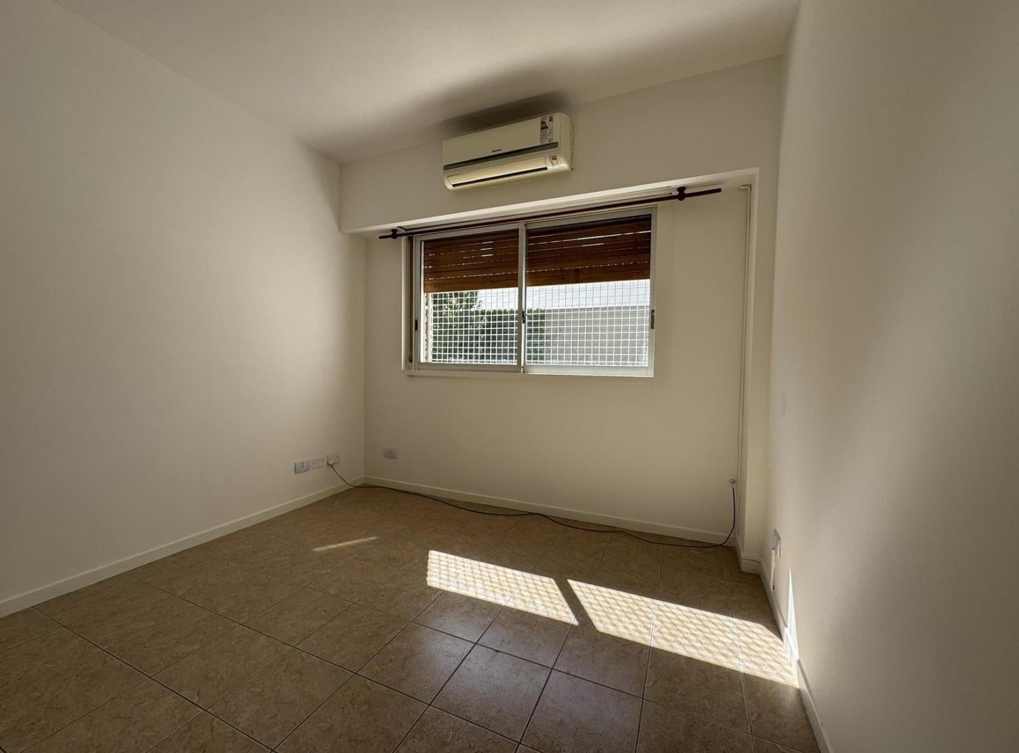 Foto de VILLA URQUIZA | 4 AMBIENTES COCHERA CUBIERTA Y BAULERA | MUY LUMINOSO !, imagen 4