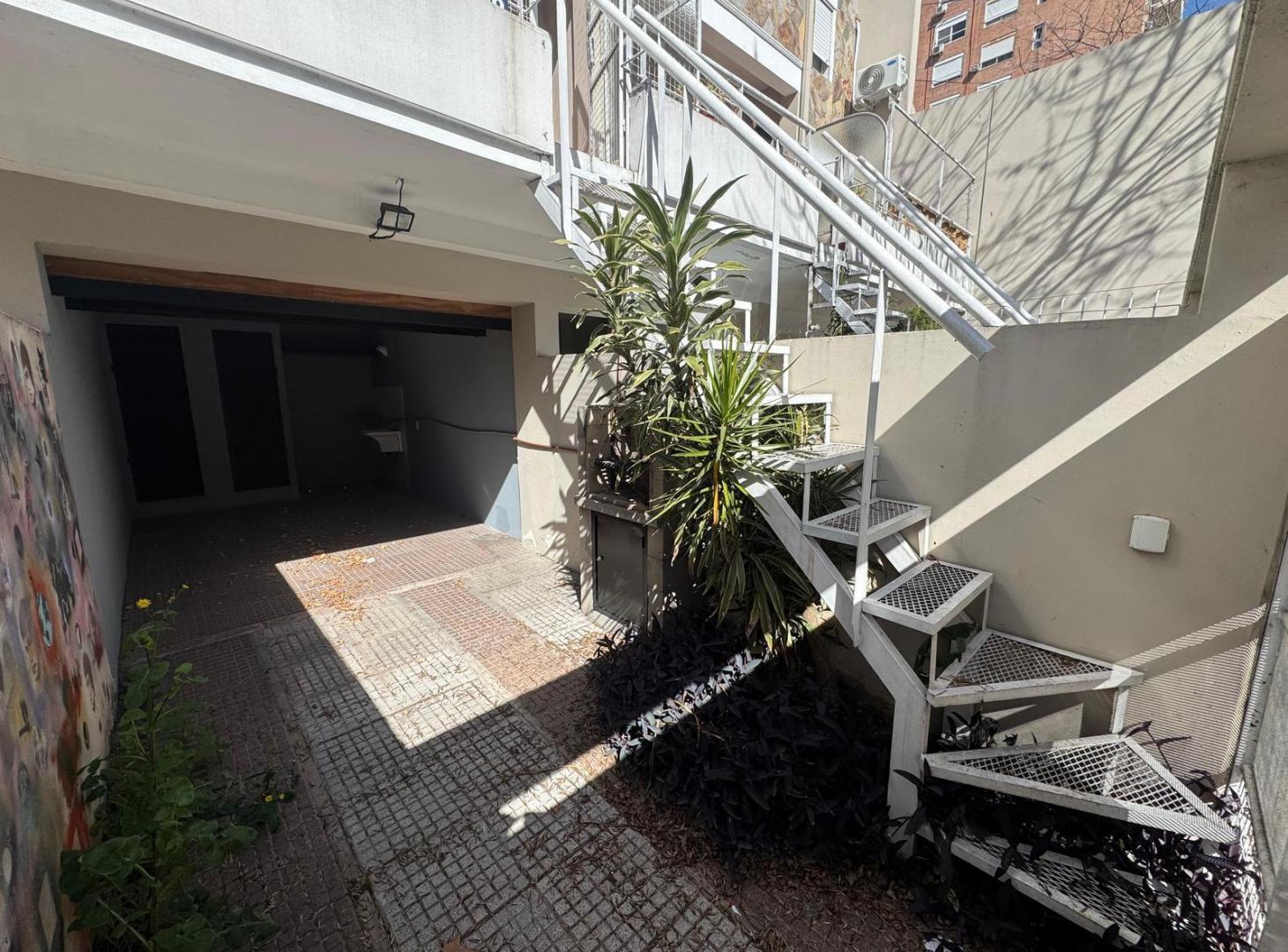 Foto de DPTO TIPO CASA 3 AMBIENTES | COCHERA CUBIERTA | SAAVEDRA, imagen 3