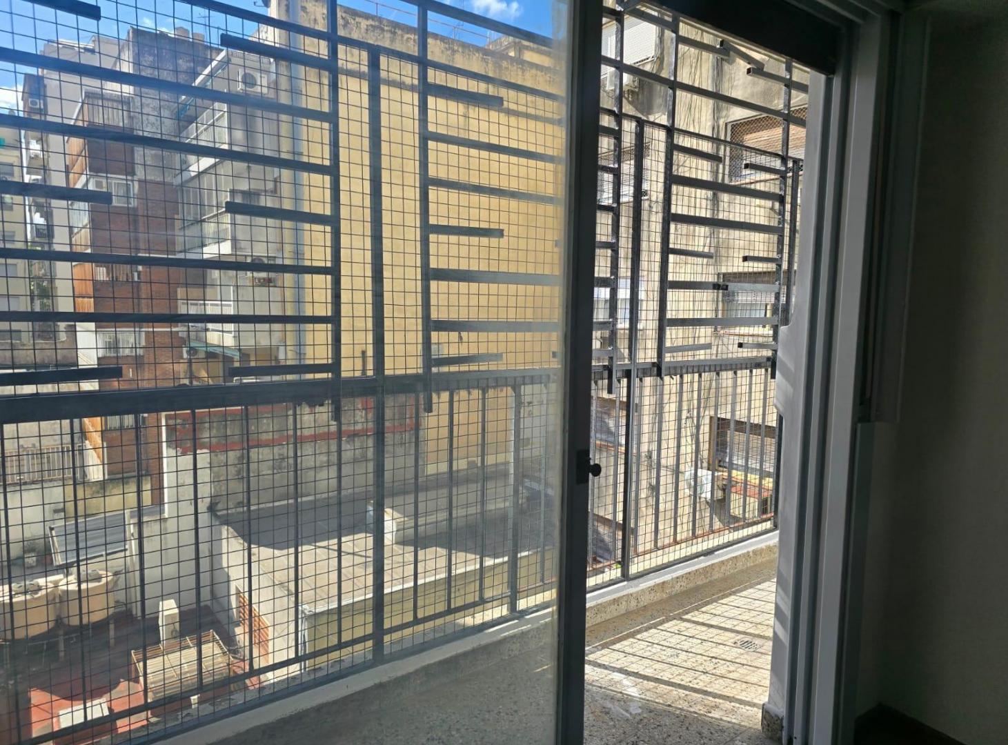 Foto de APTO CRÉDITO | LUMINOSO 3 AMBIENTES CON BALCON | FLORES, imagen 4