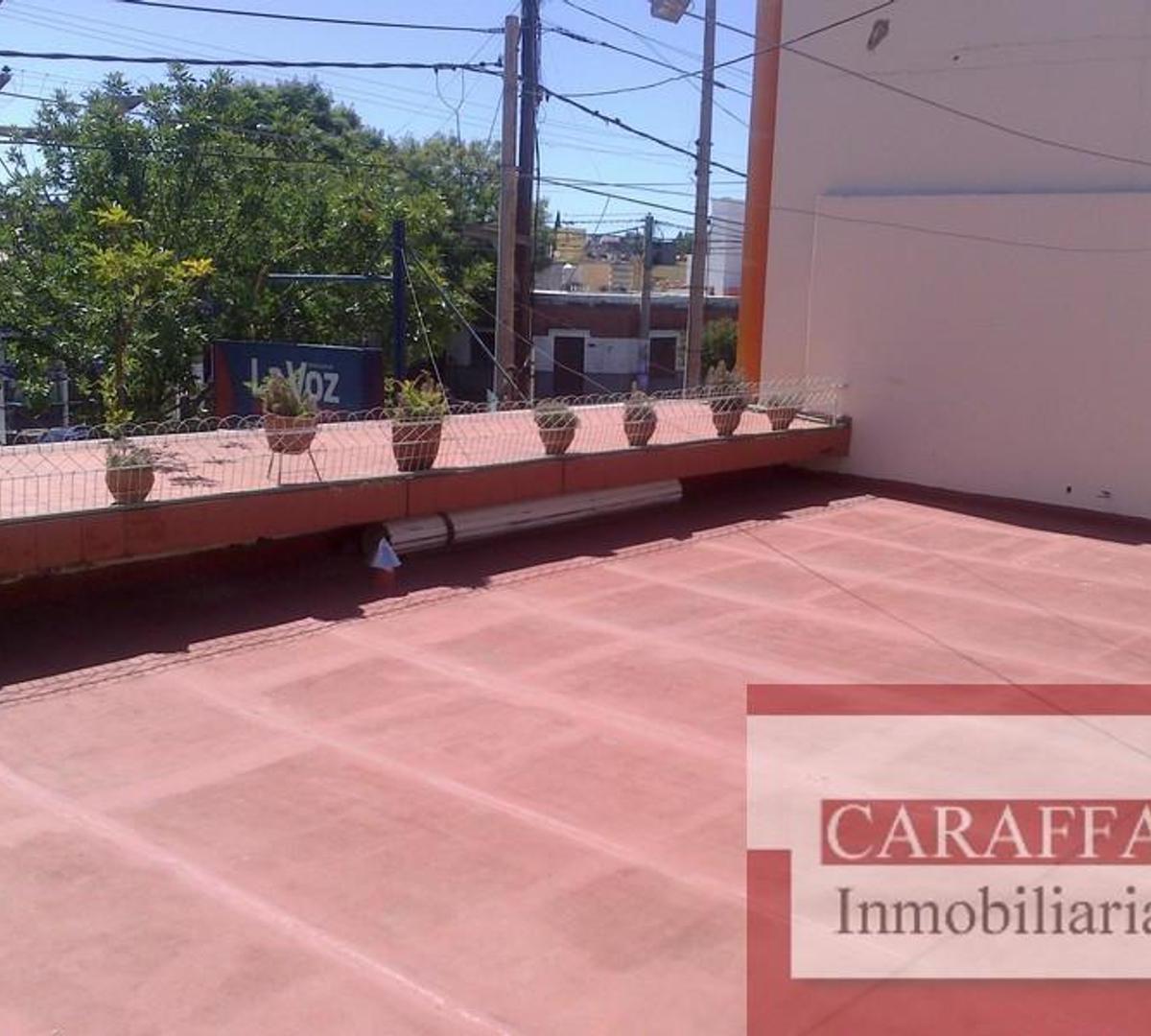 Foto de VENTA EN BLOQUE - 3 LOCALES + DUPLEX - CARAFFA Y OCTAVIO PIN, imagen 5