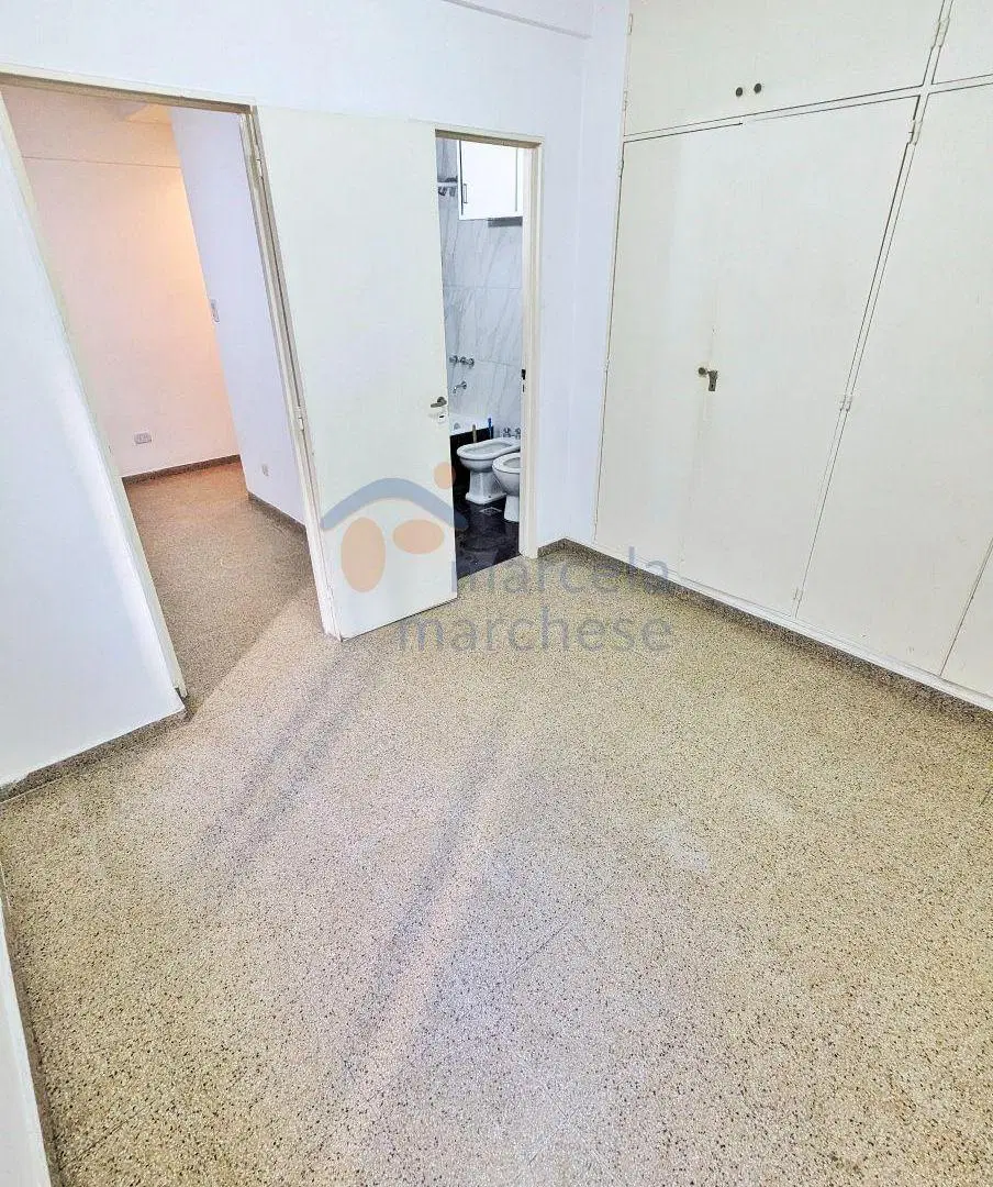 Depto. 2 Amb con Patio, En Flores! ( Apto Profesional ) 2
