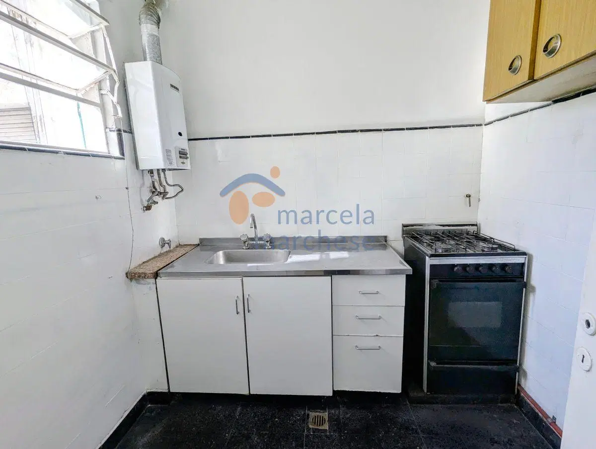 2 Amb Muy Luminoso con Bajas Expensas – 2do piso por escalera 4