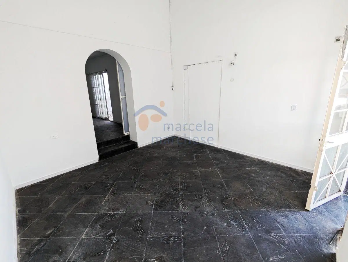 Local Comercial Al Frente – Zona de Alto Tránsito – Gran Potencial Comercial 4