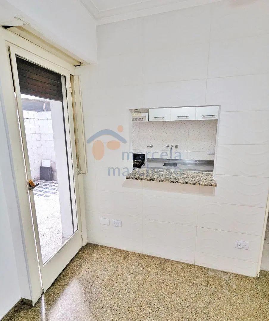 Depto. 2 Amb con Patio, en Flores! (Apto Profesional) 3