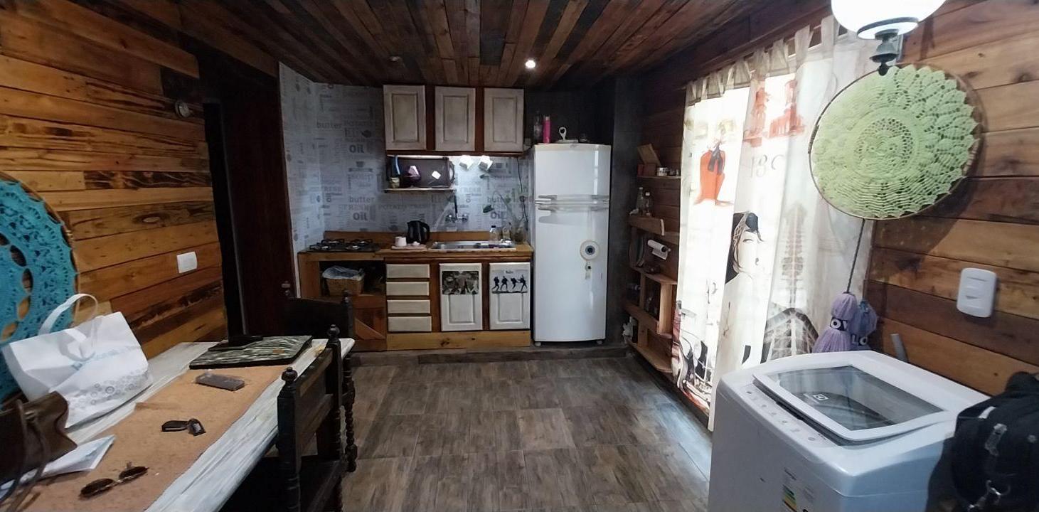 VENTA-CASA DE PASILLO 3 DORMITORIOS- FISHERTON
