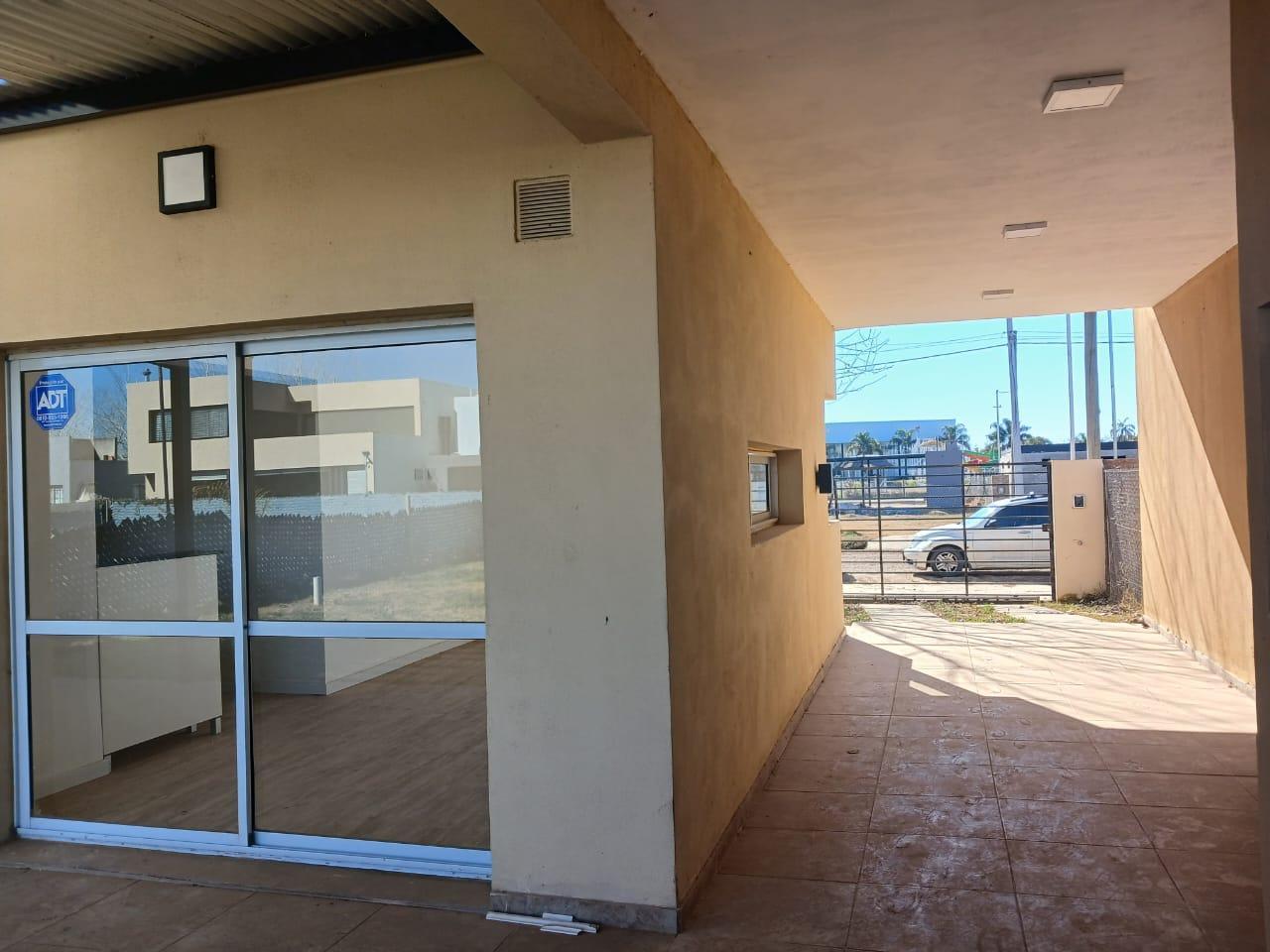 Foto de VENTA CASA AV. ALICIA MOREAU 500, imagen 2