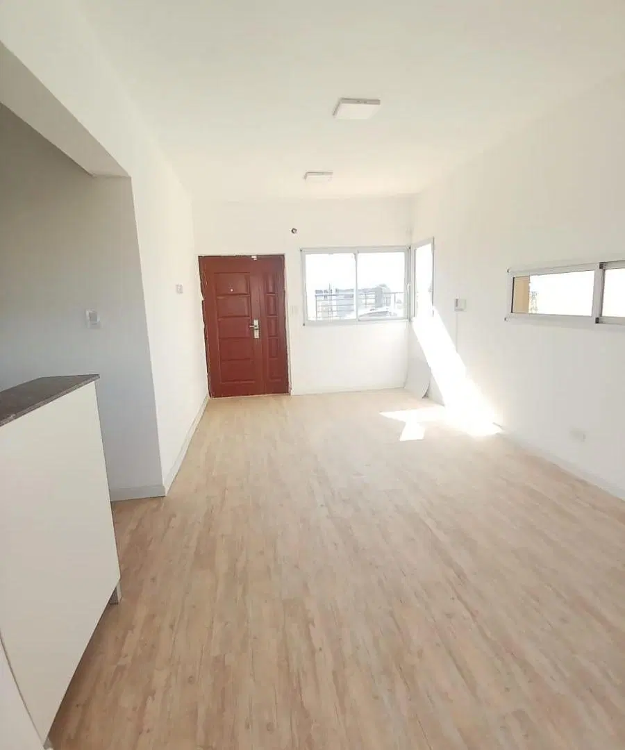 VENTA CASA AV. ALICIA MOREAU 500 3