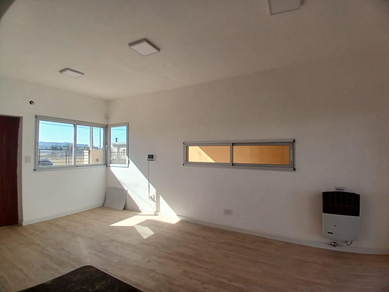 Foto de VENTA CASA AV. ALICIA MOREAU 500, imagen 3
