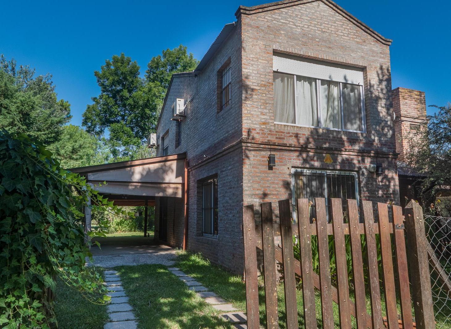 Foto de VENTA - CASA 3 DORMITORIOS - FUNES, imagen 2