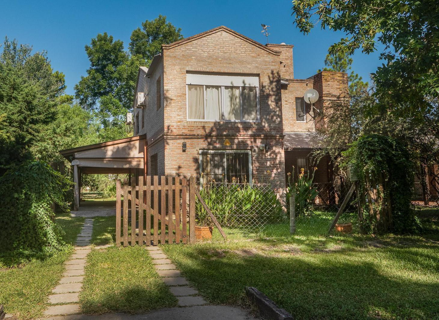 Foto de VENTA - CASA 3 DORMITORIOS - FUNES, imagen 1