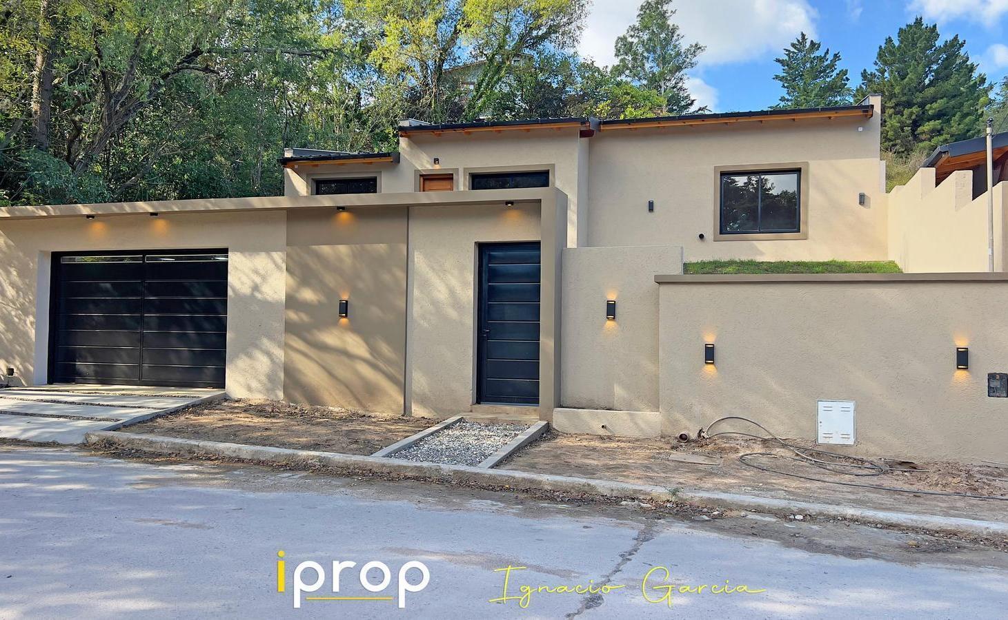 Foto de Espectacular Casa a estrenar!!! En la mejor zona de Villa Giardino!!! Todos los Servicios!!, imagen 2