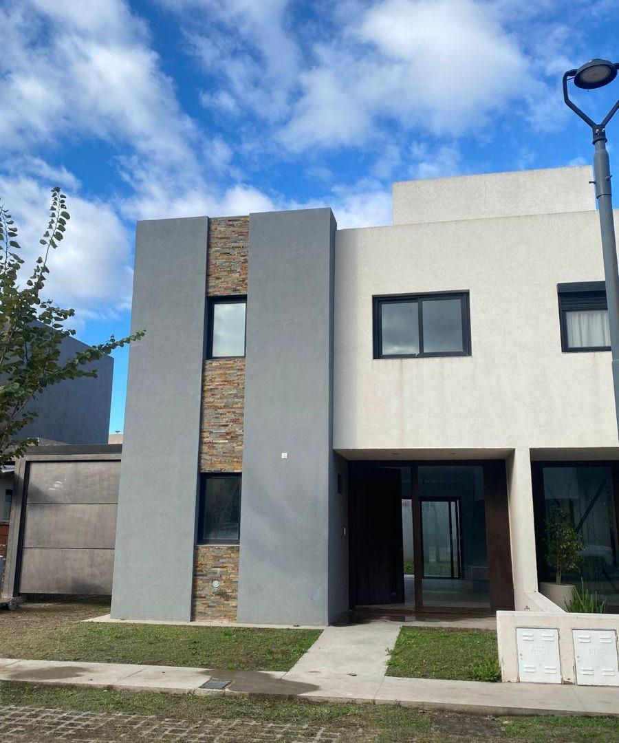 Casa en venta en Tejas II con 180 m2 y 3 dormitorios INTROVA HOUSING