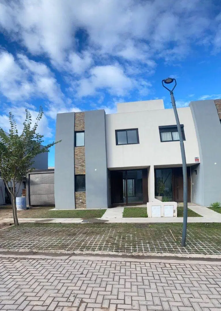 Casa en venta en Tejas II con 180 m2 y 3 dormitorios INTROVA HOUSING 3