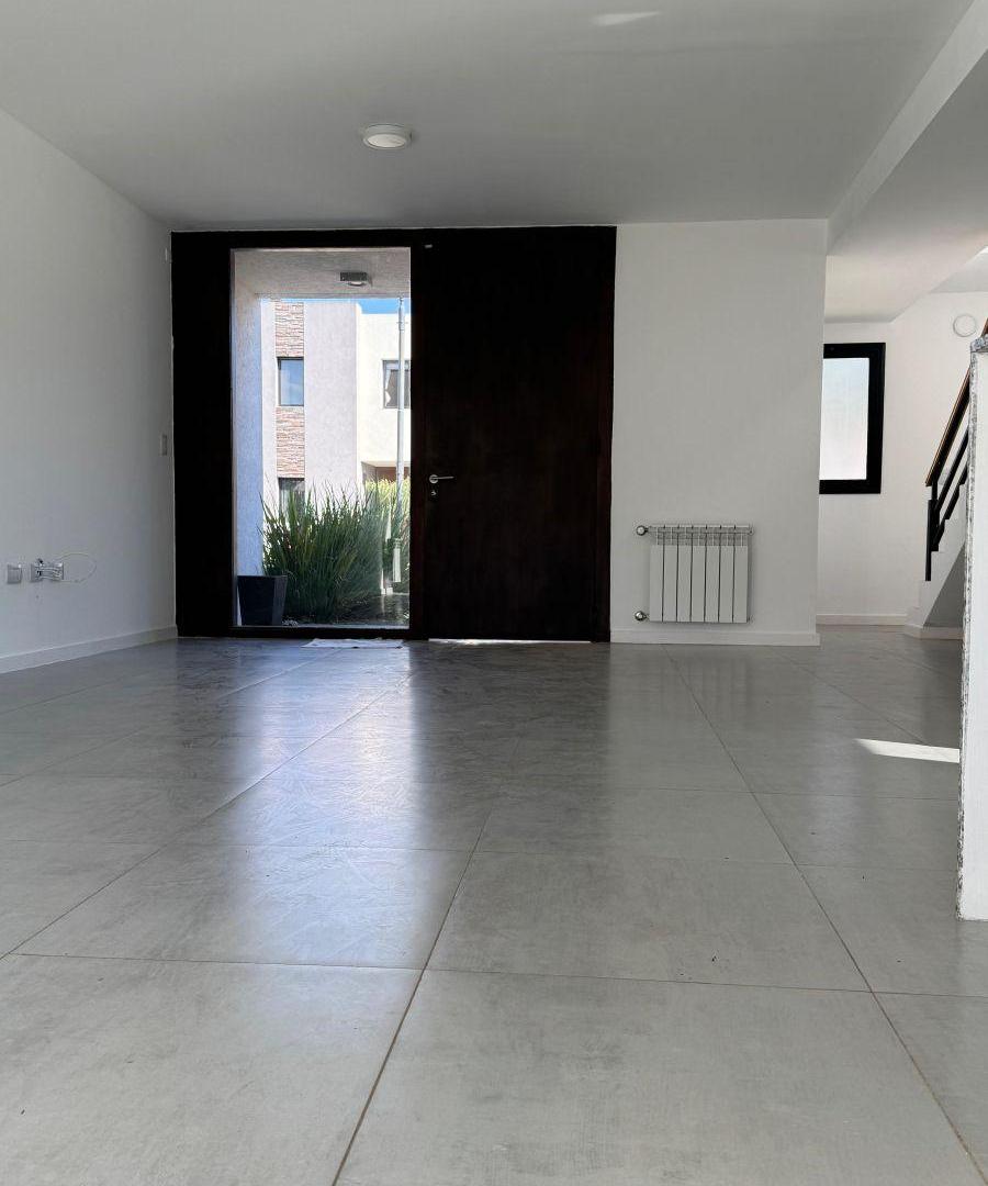 Foto de Casa de 140 m²,3 dormitorios. En INTROVA, Barrio cerrado., imagen 5