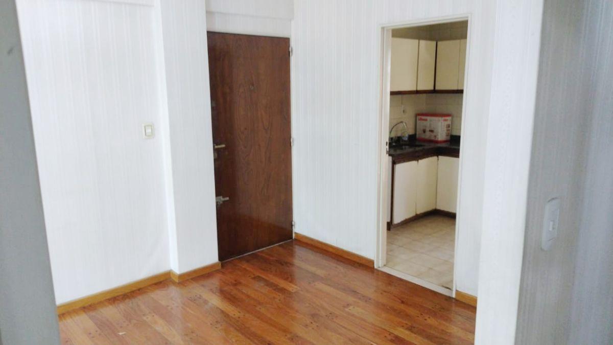 VENTA Departamento 3 Ambientes al Frente con Balcón corrido