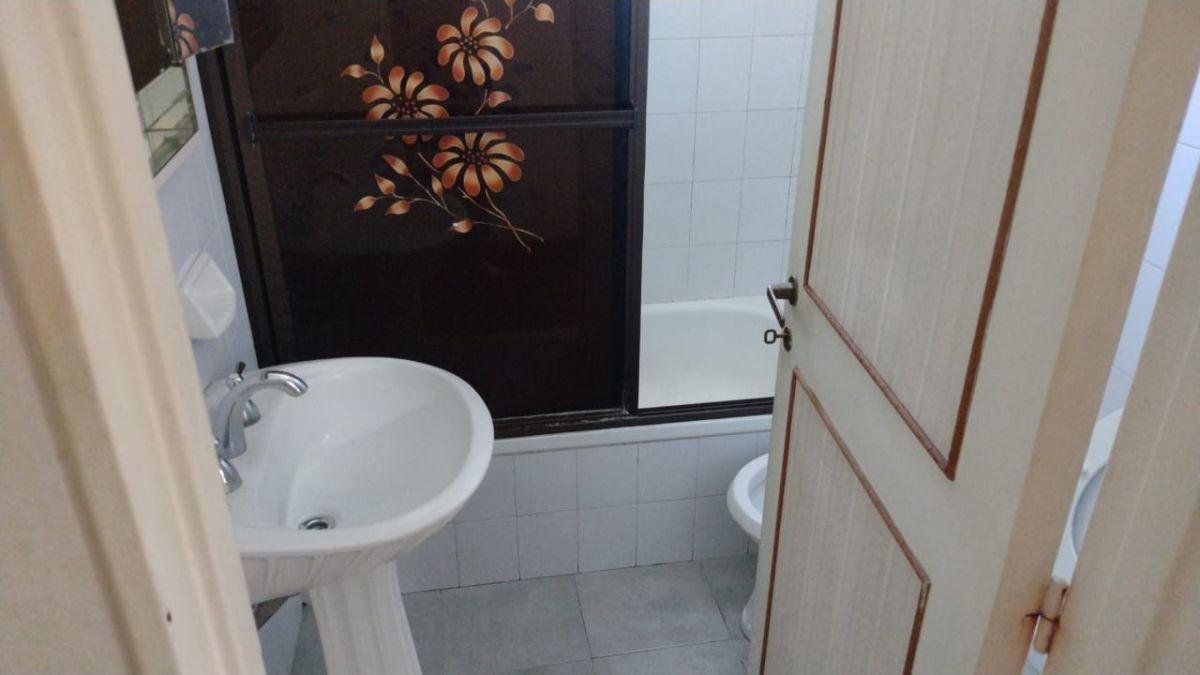 Foto de VENTA Departamento 3 Ambientes al Frente con Balcón corrido, imagen 4