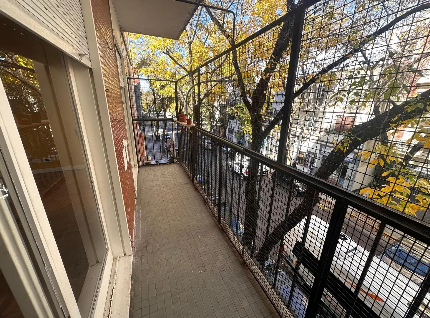 Depto 3 Amb. al frente c/ Balcon en Núñez. Bajas expensas. 2do por escalera 5