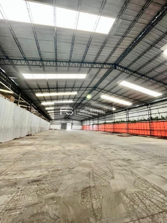 Foto de ALQUILER DE IMPORTANTE DEPOSITO 1700 MTS2 mas oficinas CON PLAYON DE, imagen 3