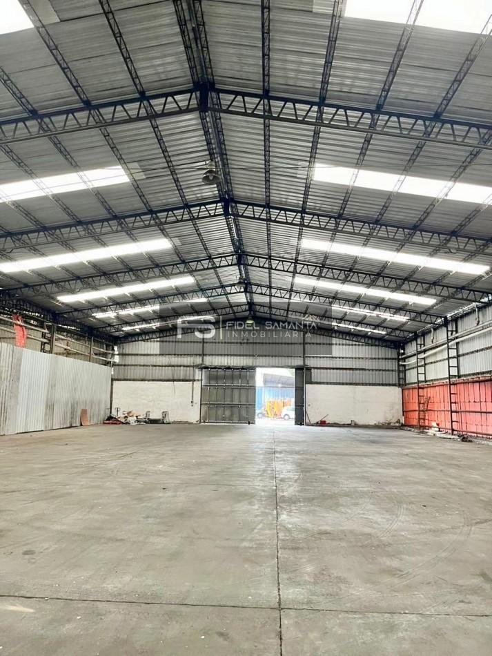 Foto de ALQUILER DE IMPORTANTE DEPOSITO 1700 MTS2 mas oficinas CON PLAYON DE, imagen 4
