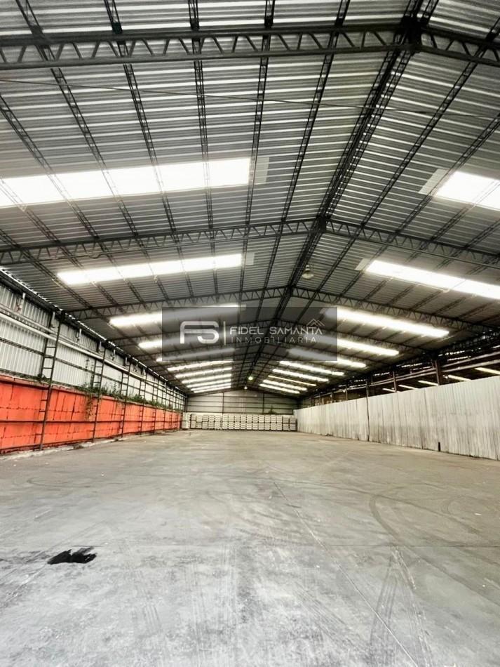 Foto de ALQUILER DE IMPORTANTE DEPOSITO 1700 MTS2 mas oficinas CON PLAYON DE, imagen 1