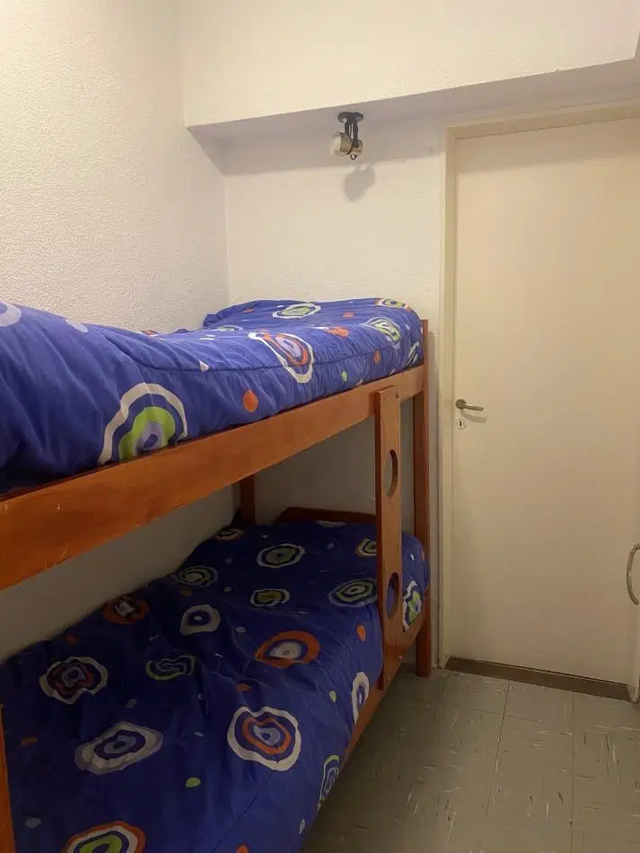 VENTA APTO CREDITO DEPTO 2 AMBIENTES AMOBLADO  CON ESCRITORIO  A LA CALLE ZONA ALDREY 2