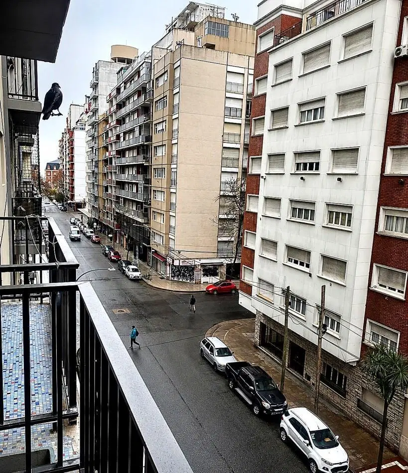 VENTA APTO CREDITO DEPTO 2 AMBIENTES AMOBLADO  CON ESCRITORIO  A LA CALLE ZONA ALDREY 5