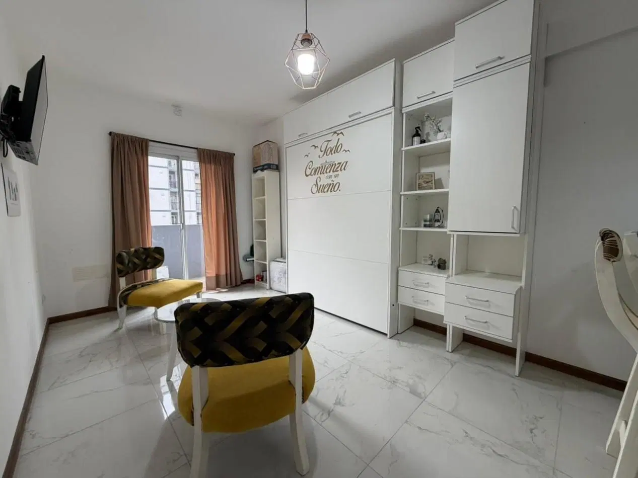 VENTA DEPTO 1 AMB CON BALCON A LA CALLE PLAZA MITRE 3