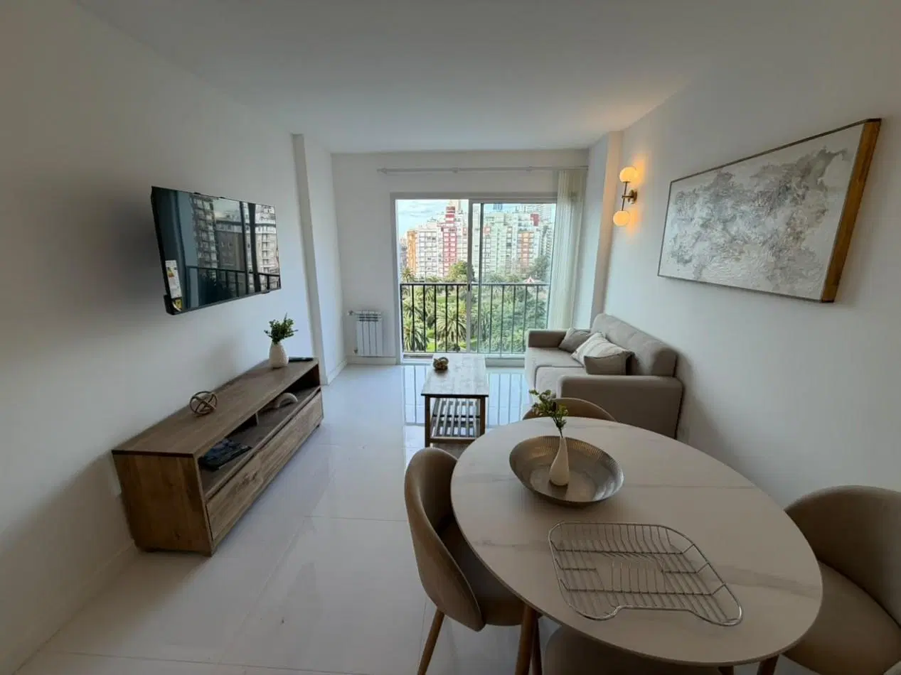 VENTA DEPTO 2 AMB CON BALCON A LA CALLE PLAZA COLON 2