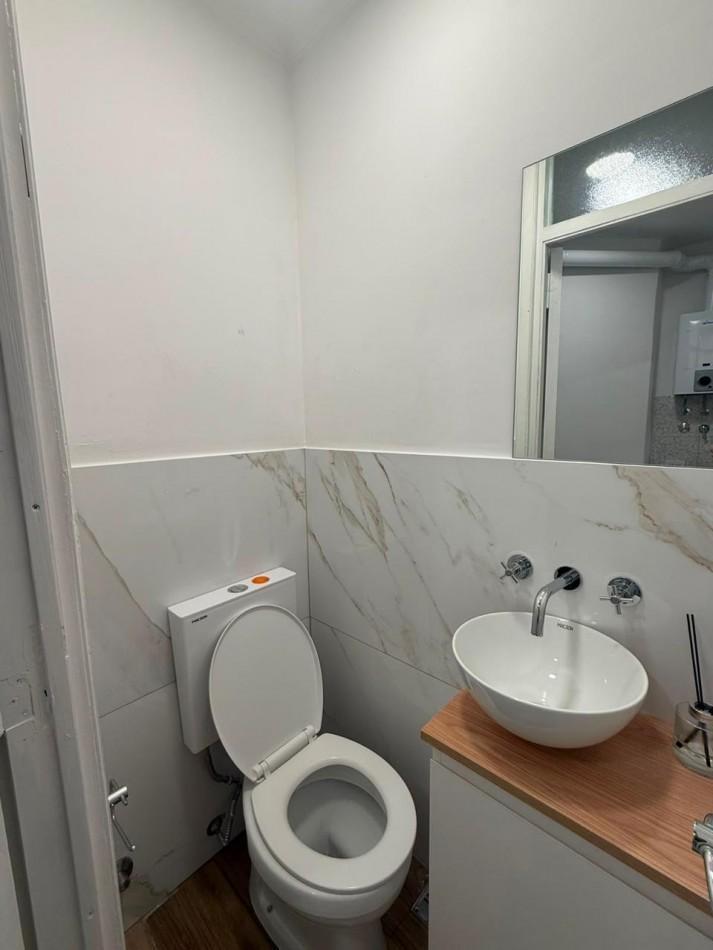 Foto de VENTA DEPTO 2 AMB CON BALCON A LA CALLE PLAZA COLON, imagen 4