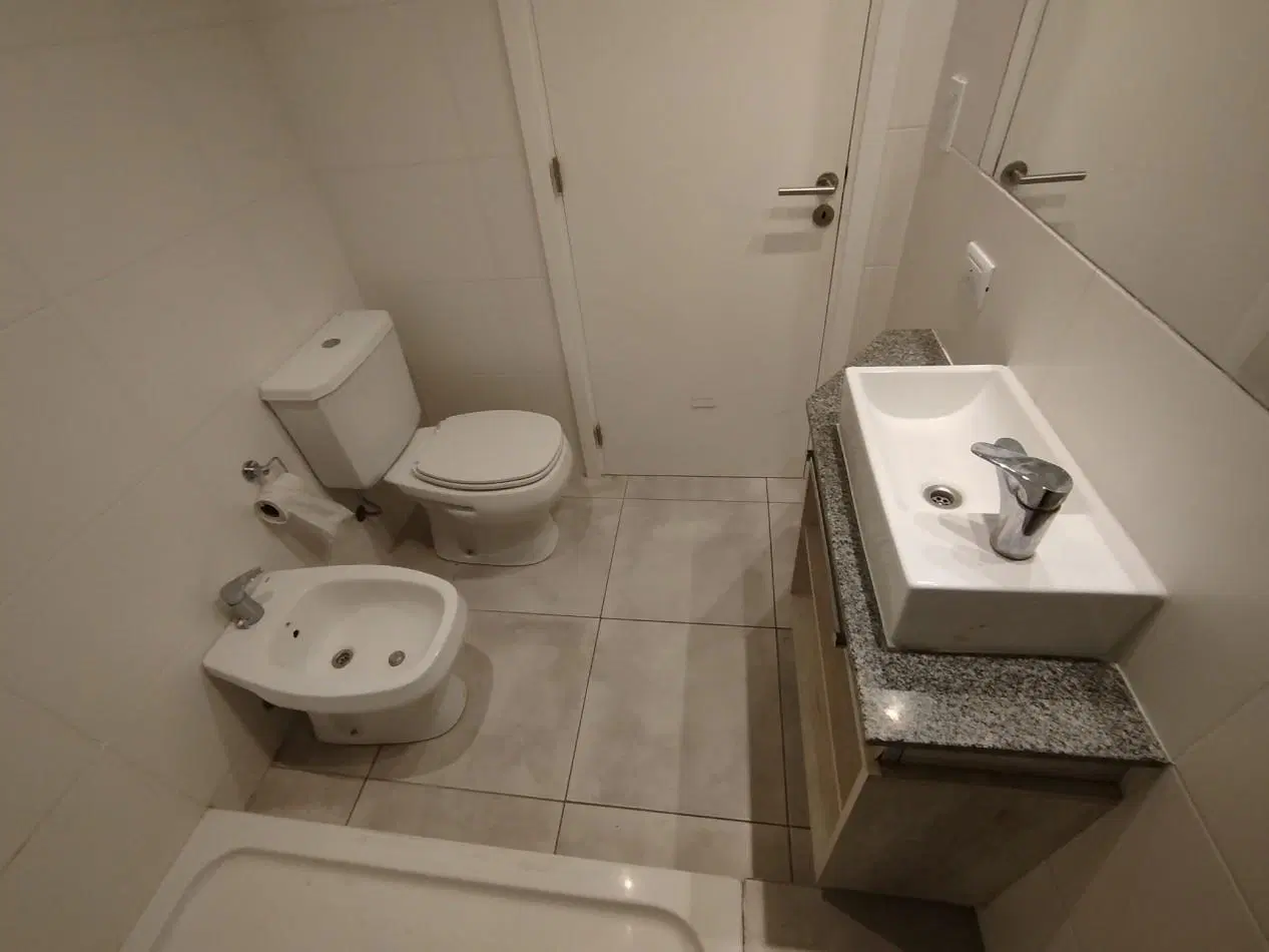 ALQUILER 24 MESES DEPARTAMENTO 2 AMB CON BALCON ED. ATHENAS XXIII PLAZA MITRE 4