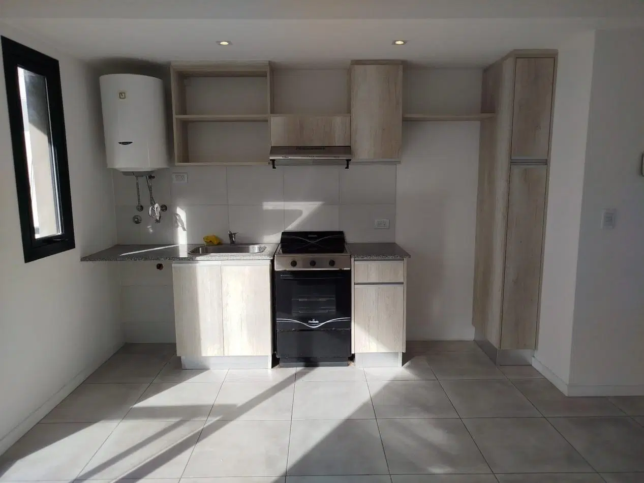 ALQUILER 24 MESES DEPARTAMENTO 2 AMB CON BALCON ED. ATHENAS XXIII PLAZA MITRE 5
