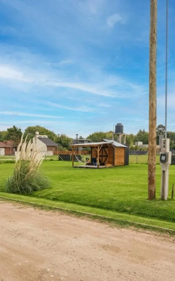EN VENTA GRAN LOTE SOBRE ESQUINA EN LO MEJOR DE MAR DE COBO 8