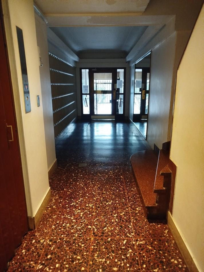 Foto de VENTA DEPARTAMENTO 2 AMBIENTES AL FRENTE CON BALCON Y PATIO EN GUEMES, imagen 4