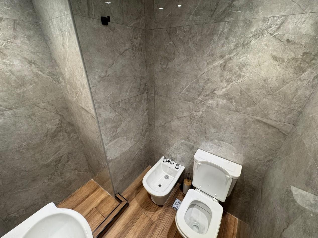 Foto de VENTA DEPTO MONOAMBIENTE AL CONTRAFRENTE RECICLADO EN PLAZA COLON, imagen 5