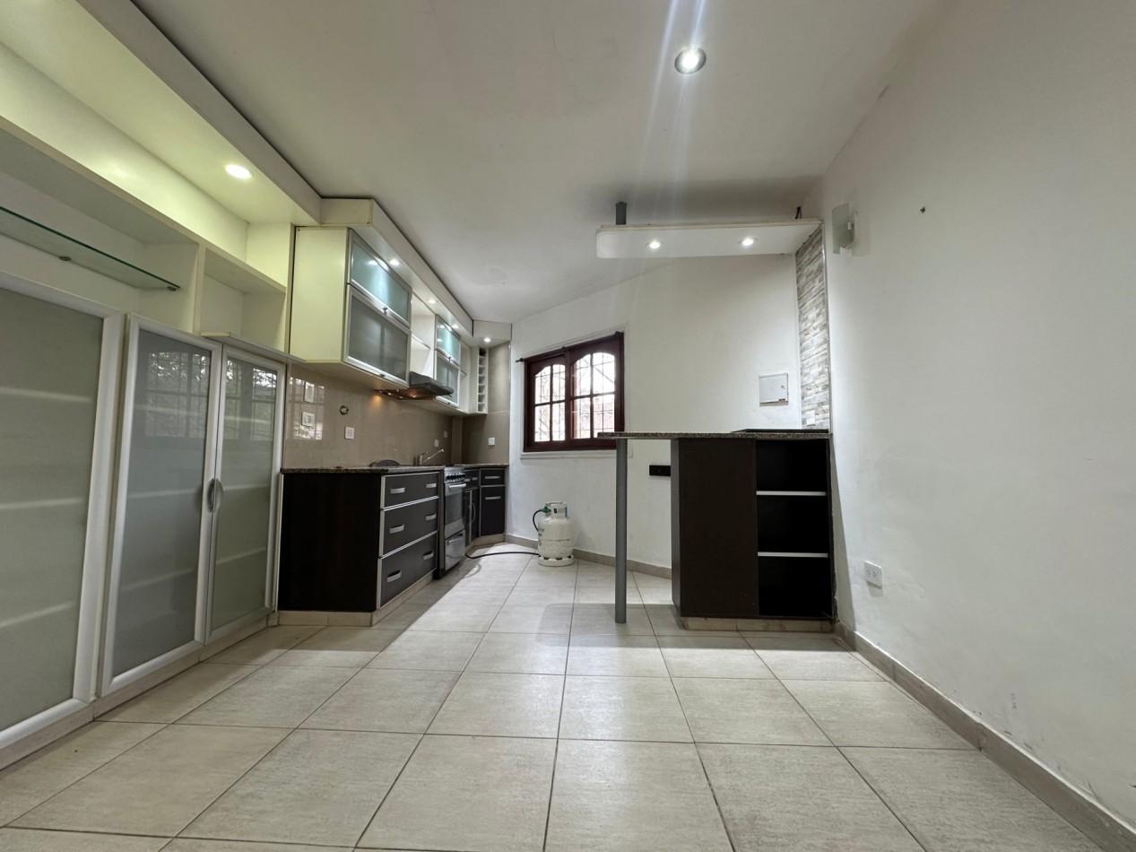 Foto de PH de 4 ambientes en venta - Salta 2100 | Amplios espacios en una, imagen 1