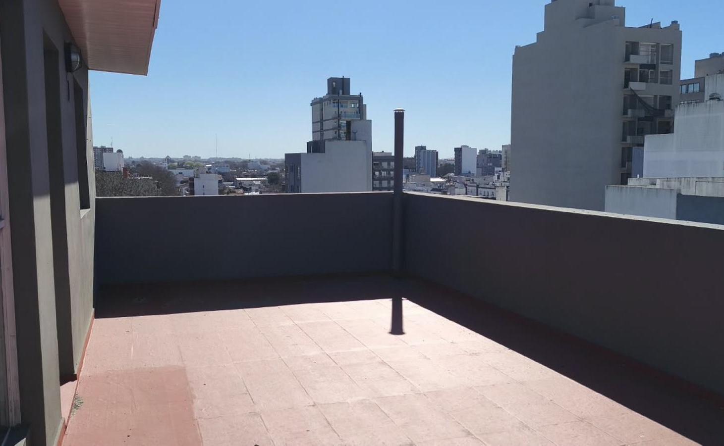 Foto de ALQUILER DOS AMBIENTES CON TERRAZA ZONA CHAUVIN 24 MESES., imagen 3