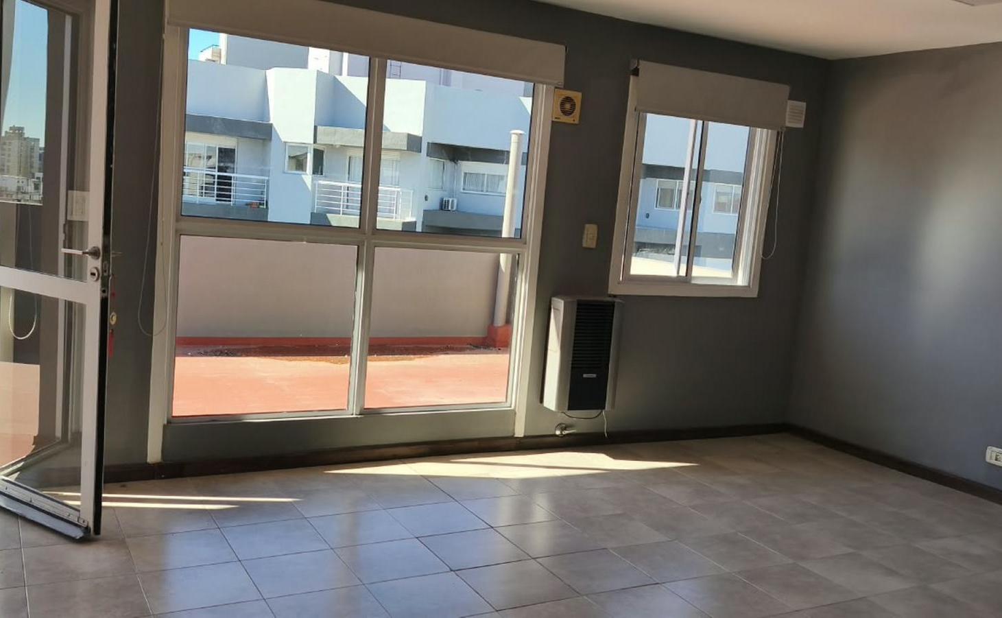 Foto de ALQUILER DOS AMBIENTES CON TERRAZA ZONA CHAUVIN 24 MESES., imagen 1