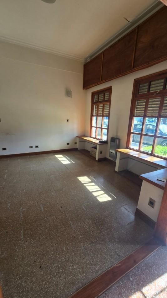 Foto de VENTA PH 2 AMBIENTES AL FRENTE CON PATIO BARRIO POMPEYA, imagen 3