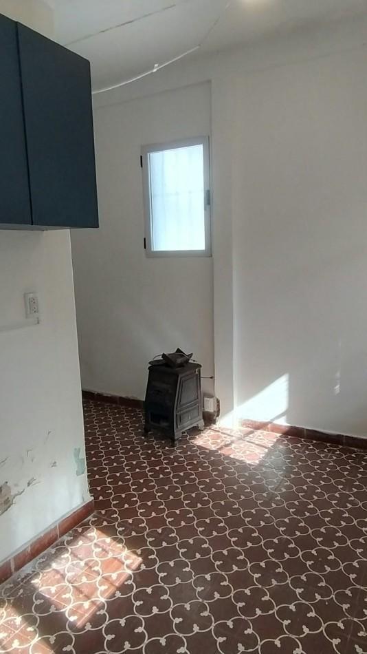Foto de VENTA PH 2 AMBIENTES EN PLANTA BAJA CON PATIO-LA PERLA, imagen 4