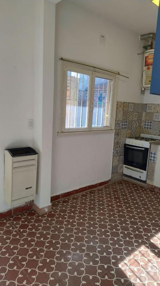 Foto de VENTA PH 2 AMBIENTES EN PLANTA BAJA CON PATIO-LA PERLA, imagen 3