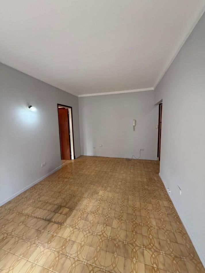 Foto de VENTA DPTO 2 AMBIENTES DE 47 MTS AL FRENTE CON BALCON ZONA CENTRO, imagen 5