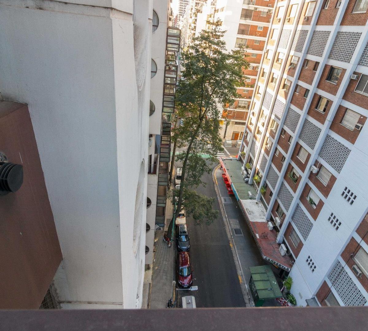 Excelente 3 Ambientes en Torre Piso 8 Frente C/balcon 1