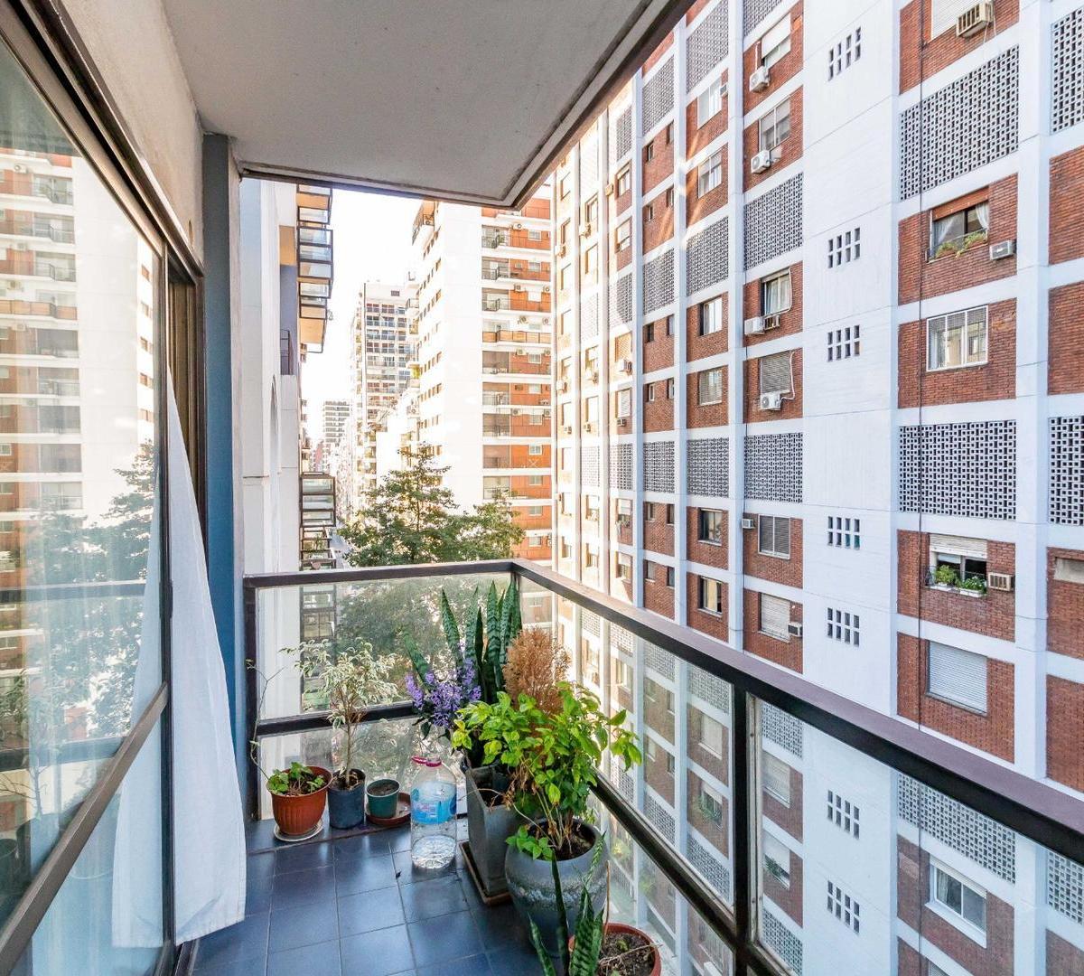 Excelente 3 Ambientes en Torre Piso 8 Frente C/balcon 3