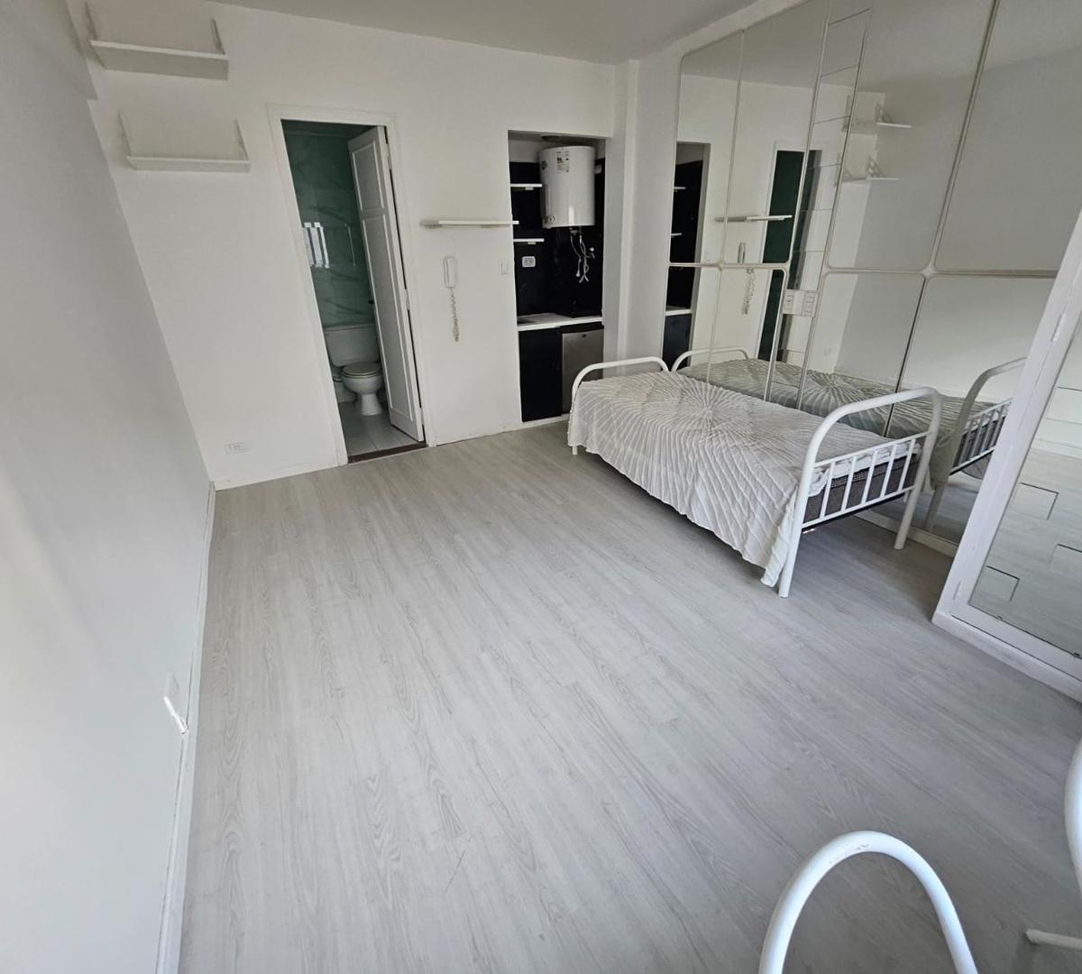 Impecable Monoambiente en Recoleta 4